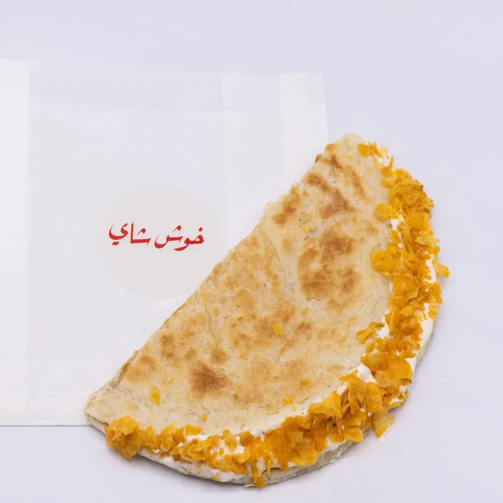 شباتي جبن مع شيبس